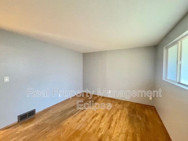 Building Photo - 14722 84th Ave NE