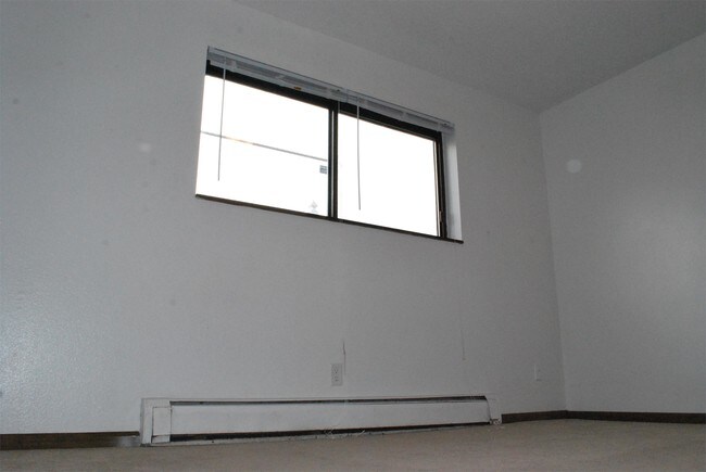 Building Photo - 780 Ryan Ave