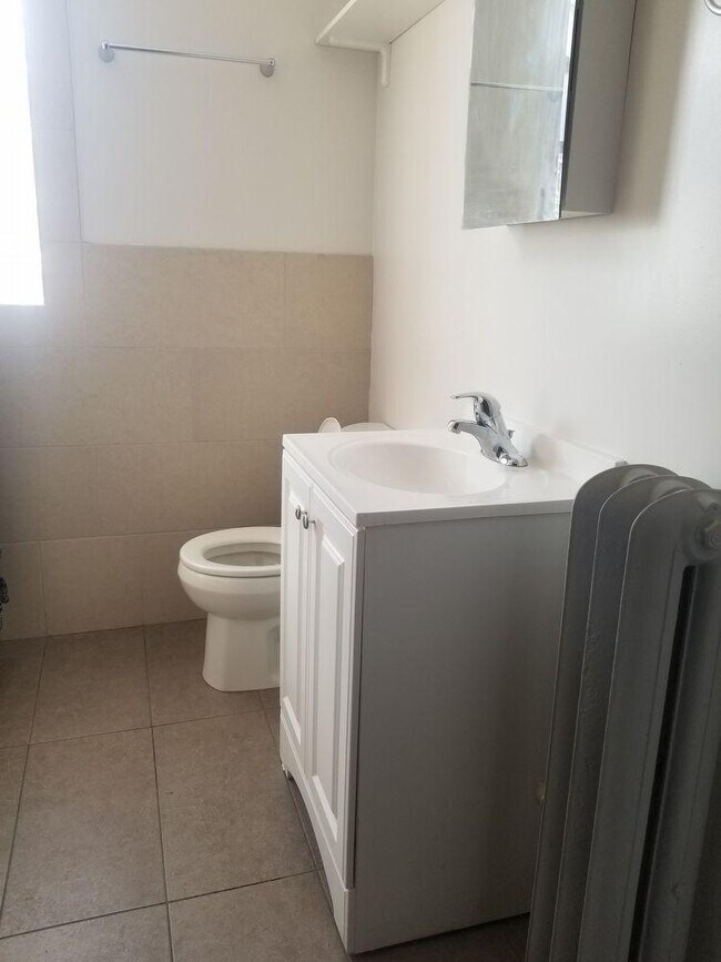 Building Photo - 1 bedroom in Chicago IL 60630