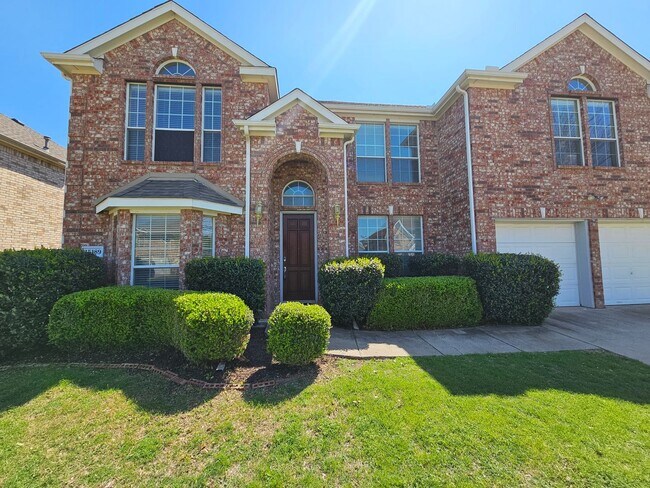 Building Photo - Spacious 5-bedroom, 3.5-bathroom home loca...
