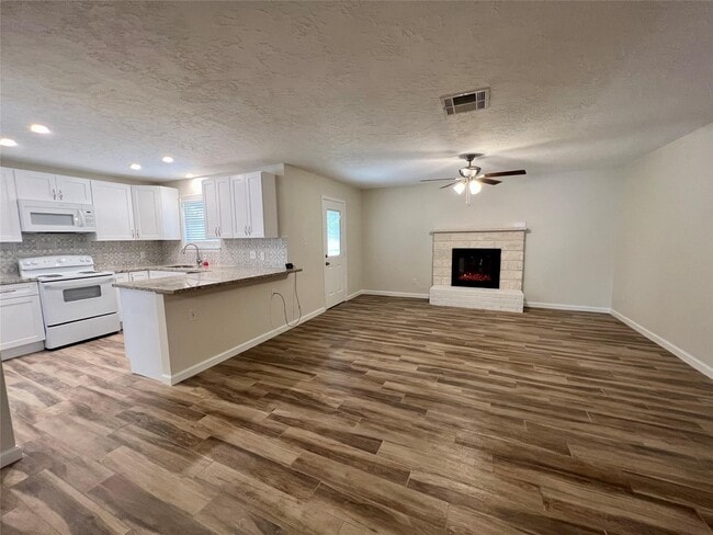 Foto del edificio - 1705 Westwind Dr