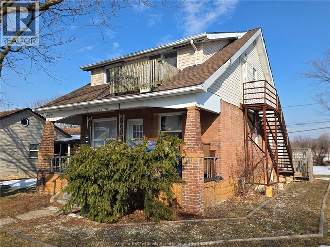 Building Photo - 1244 McKay Ave