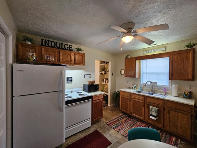 Foto del edificio - 2124 W Jackson St