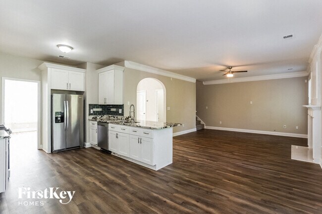 Building Photo - 4885 Montcalm Dr SW