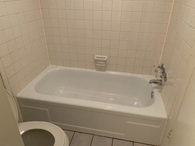 Foto del edificio - 6552 N Meridian Ave