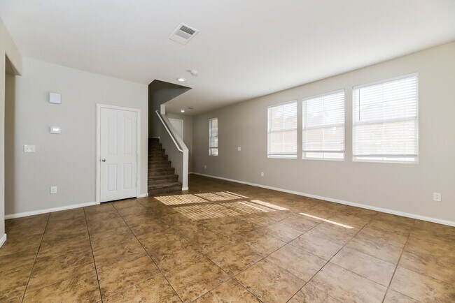 Foto del edificio - 6035 N Hidden Summit St