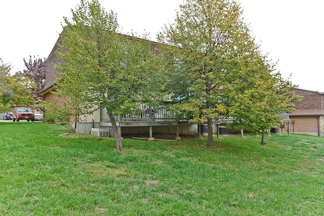 Building Photo - 2064 Saxon Dr