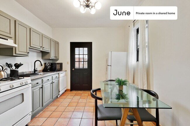 Foto del edificio - Room in Shared 4 bed/2.5 bath home in Brighton