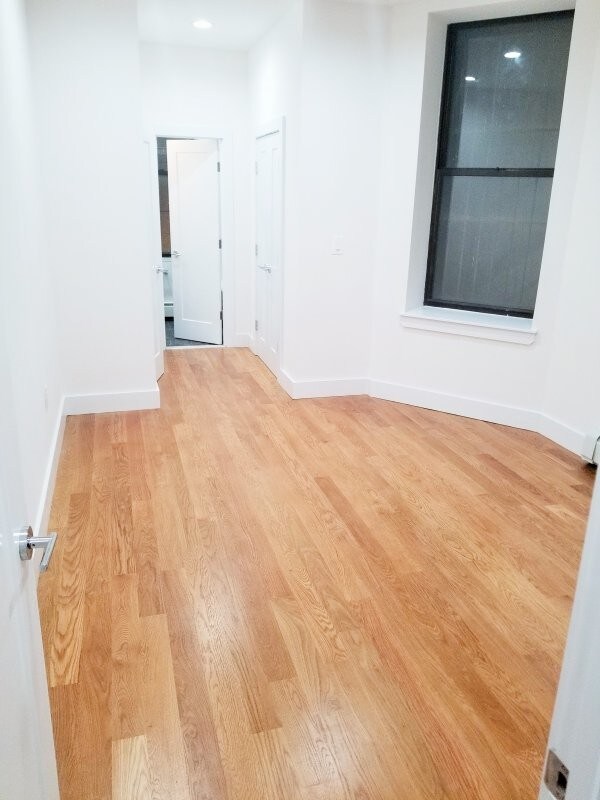 Primary Photo - 102 Odell Clark Pl