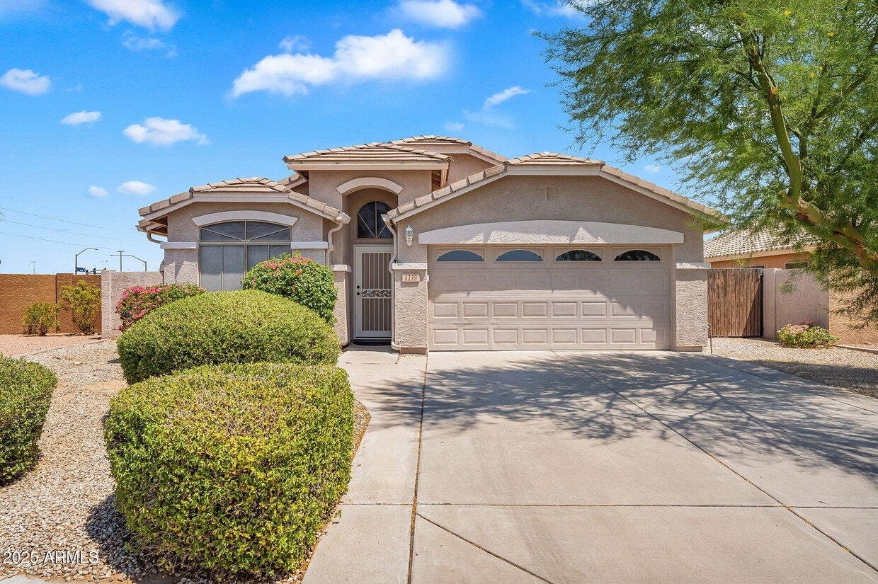 Primary Photo - 3239 S Loback Ln