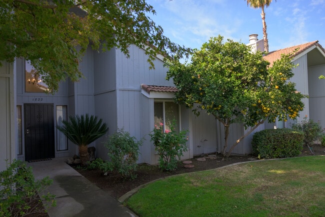 Building Photo - 1822 Cougar Ln