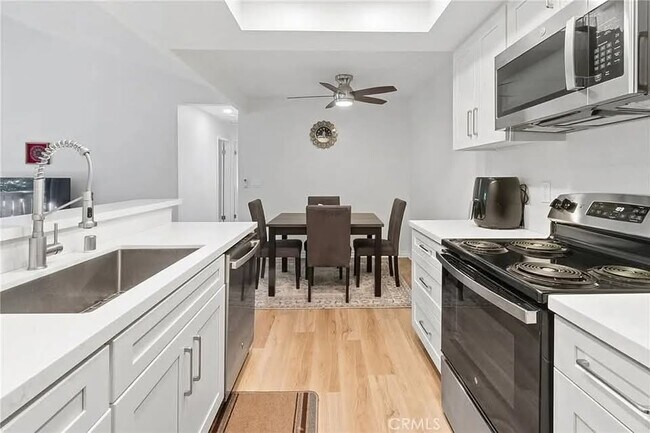 Foto del edificio - 20702 Lake Forest Dr