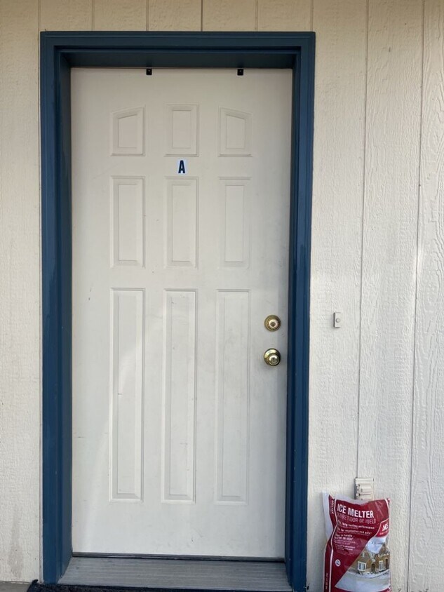 111 Tyler Way Unit A, Lolo, MT 59847 Room for Rent in Lolo, MT