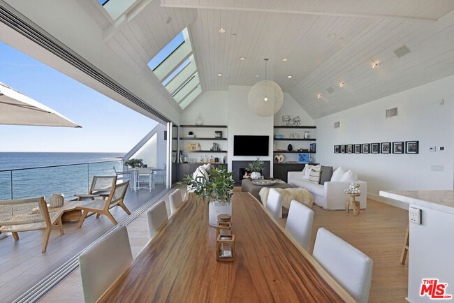 Foto del edificio - 26502 Latigo Shore Dr