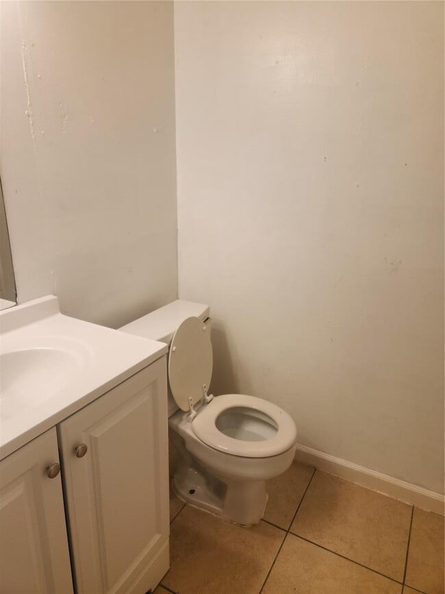 Building Photo - 905 Fieldwood Dr