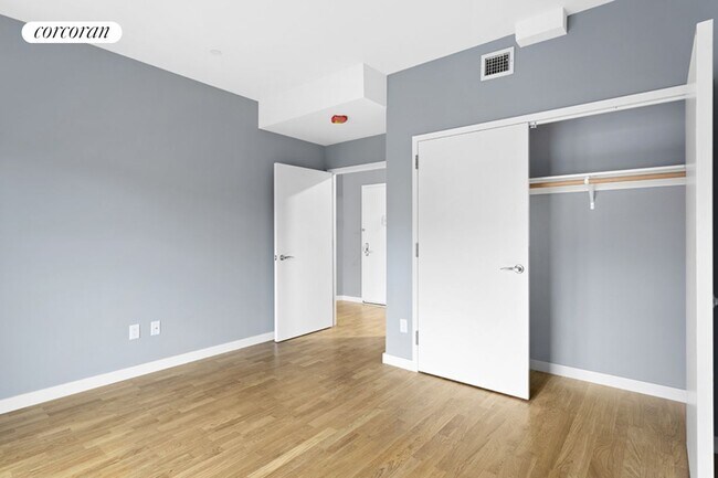 Foto del edificio - 460 Grand St