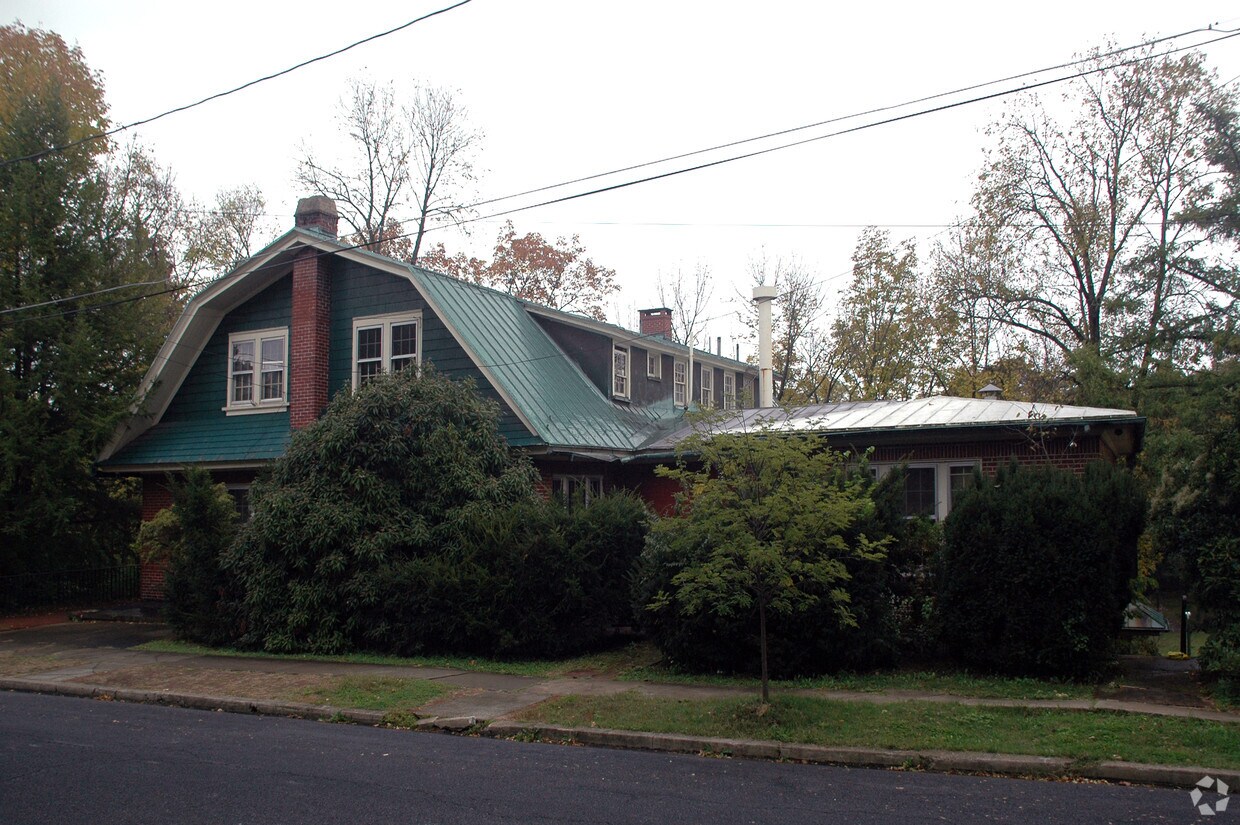 Foto del edificio - 1110 Fairview Ave