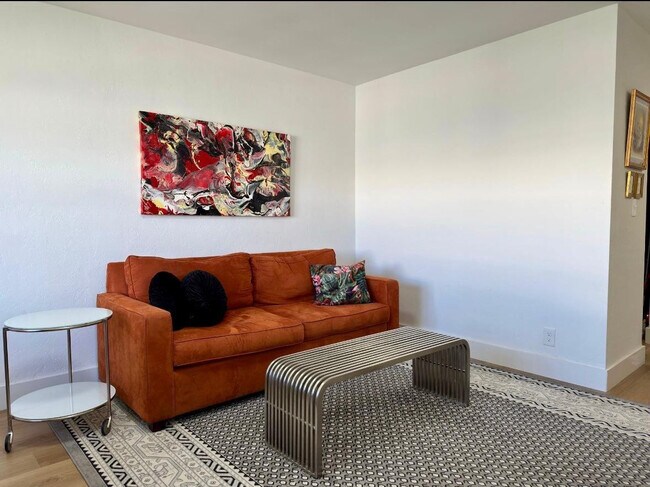 Building Photo - 299 SW 7th St