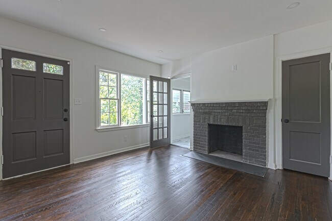 Photo - 1080 Ollie Cir NW (Atlanta, GA) House