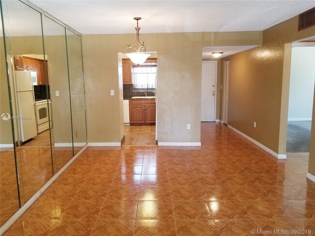 Foto del edificio - 13500 NE 3rd Ct