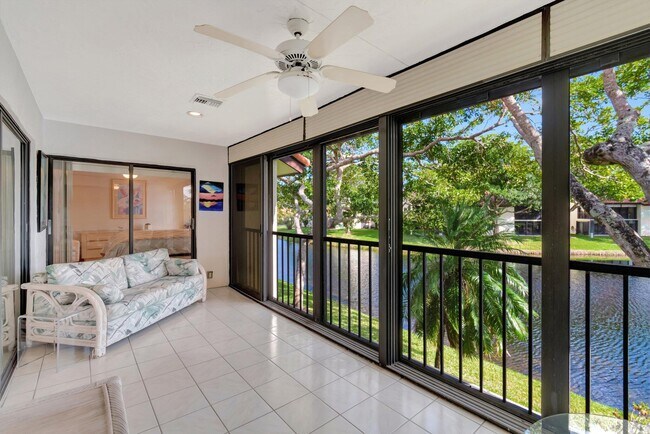 Foto del edificio - 10592 Tropic Palm Ave