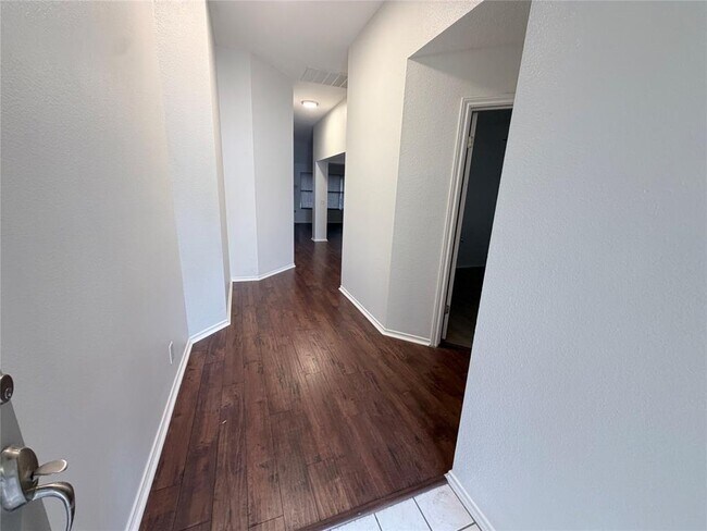 Building Photo - 20809 Pacers Gait Ln