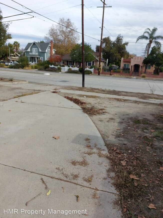 Foto del edificio - 4 br, 2 bath House - 595 E. Alvarado St.