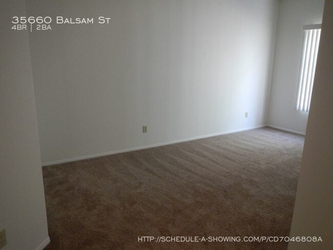 Foto del edificio - 35660 Balsam St