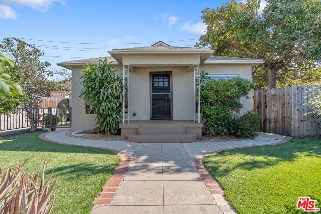 Foto principal - 2324 S Highland Ave