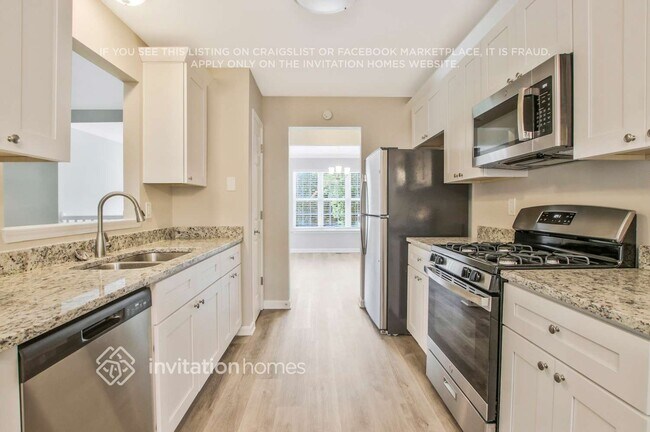 Building Photo - 5726 Graceland Dr SW