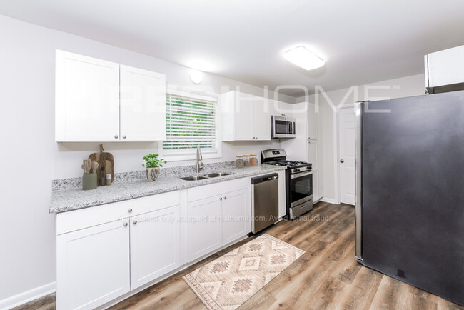 Foto del edificio - 811 Sage Ln Nw