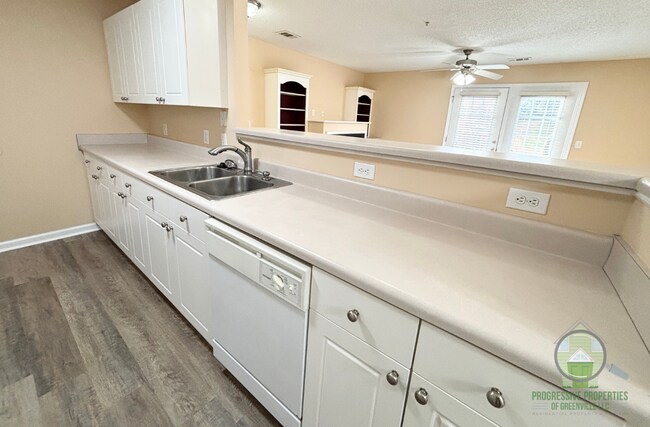 Building Photo - 105 McKenna Cir