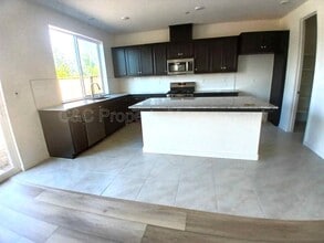 Building Photo - 5339 Shenandoah Pl