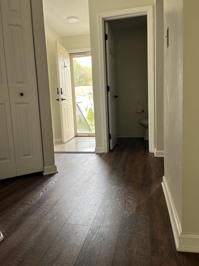 Entry - 304 Berrington Ct