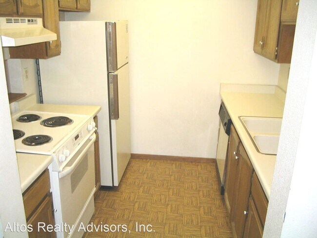Building Photo - 1 br, 1 bath House - 14436 E 1st Dr #B9