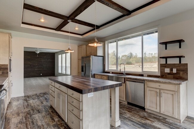 Foto del edificio - 3 Bed 2 Bath Pet Friendly Home
