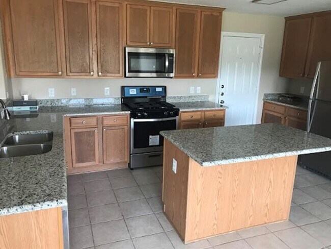 Foto del edificio - 6407 Bennington Springs Dr