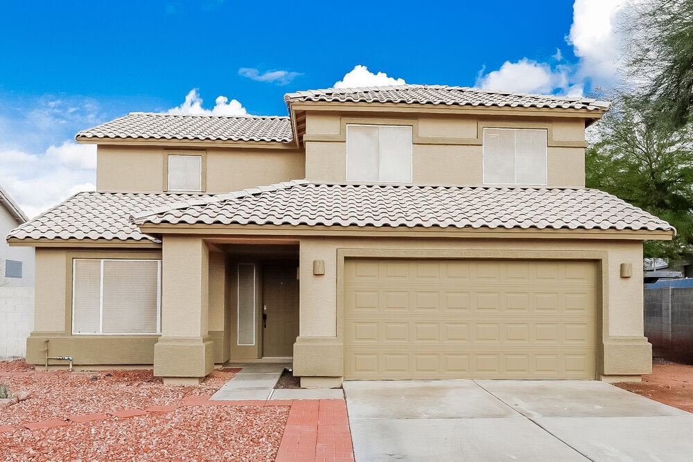 Foto principal - 1102 W Behrend Dr