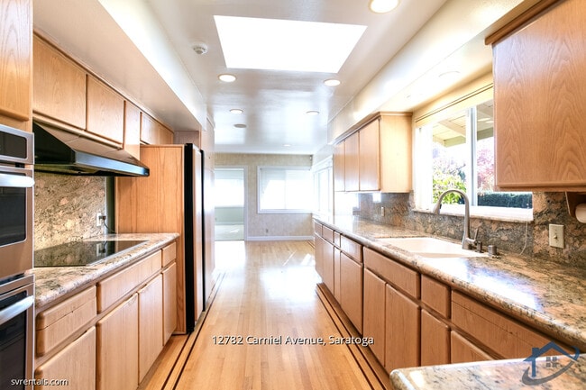 Foto del edificio - 12782 Carniel Ave