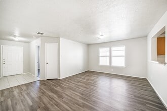 Building Photo - 4915 Winding View Ln