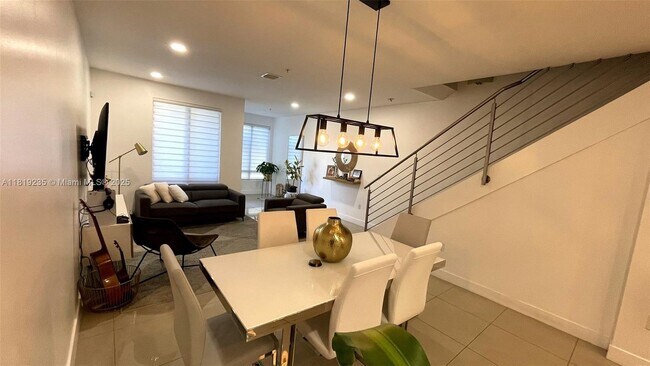 Foto del edificio - 6415 NW 102nd Path