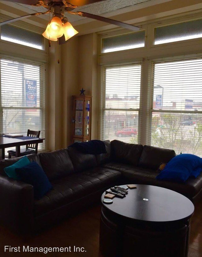 Building Photo - 2 br, 2 bath Apartment - 10 W 10th St