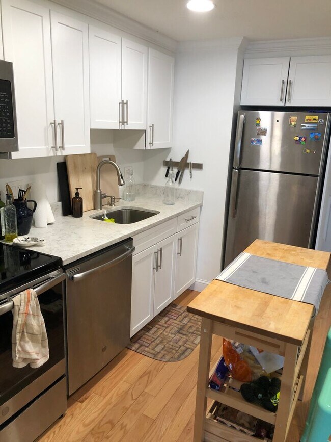 Foto del edificio - AWESOME 2 BED IN ALLSTON!!!! NO PETS!!!!