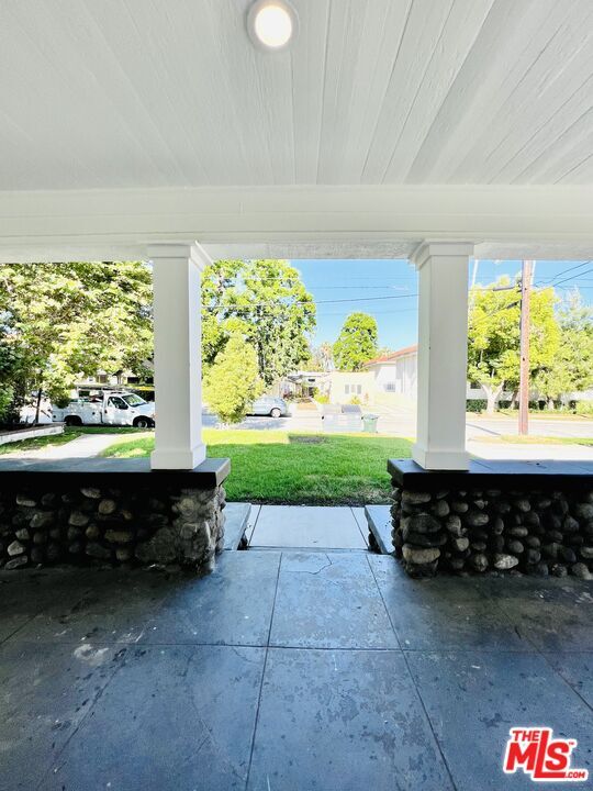 Building Photo - 251 S Catalina Ave