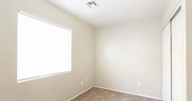 Building Photo - 10436 Coyote Cub Ave