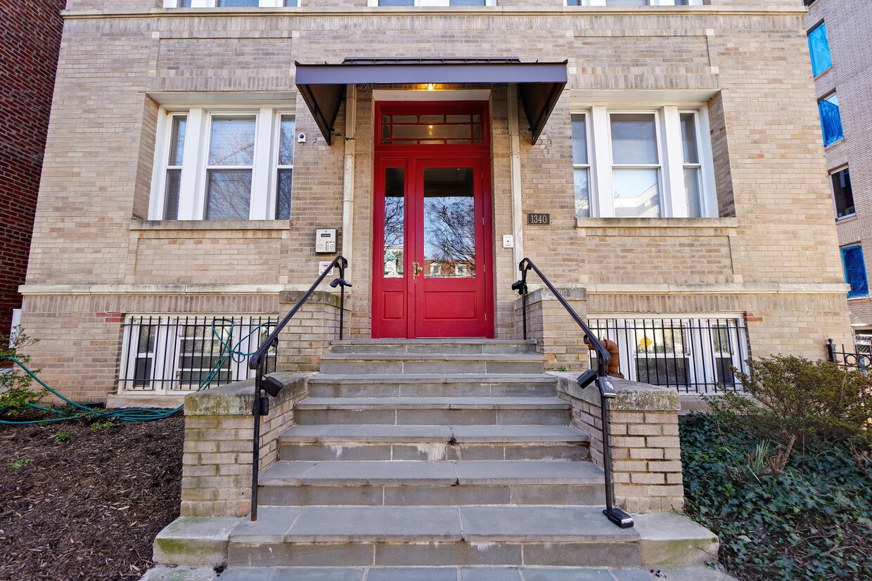 Primary Photo - 1340 Fairmont St NW