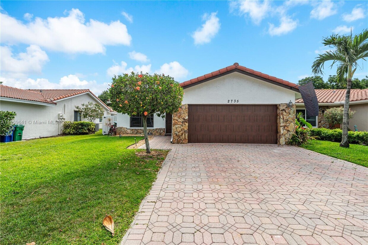 Primary Photo - 2735 NW 92nd Ave