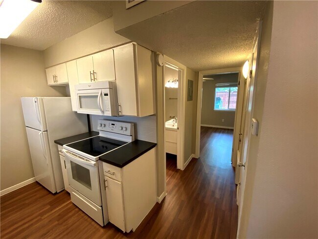 Building Photo - 4007 Avenue C