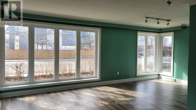 Photo du bâtiment - 110 Acton Ave