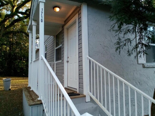 Building Photo - 1710 Callahan St